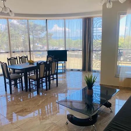 Golden Sea View New * פומורי