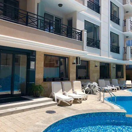 Golden Sea View New Lägenhet