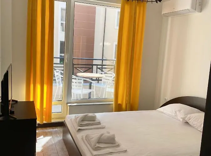 Golden Sea View New דירה