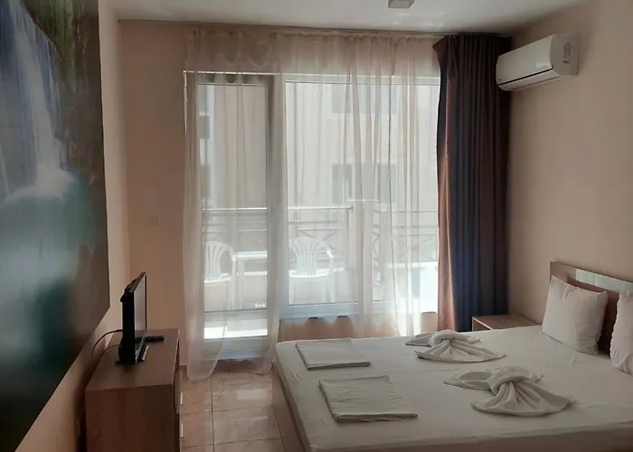 דירה Golden Sea View New פומורי