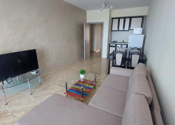 Golden Sea View New פומורי